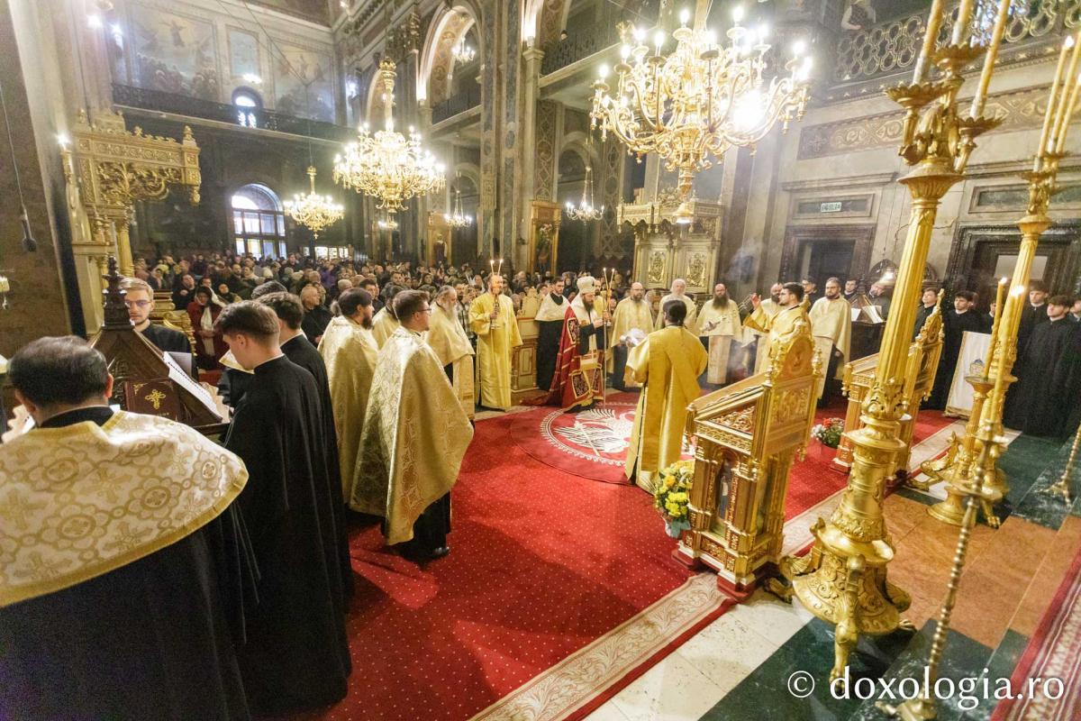 Priveghere la praznicul Întâmpinării Domnului, la Catedrala Mitropolitană din Iași 2025 / Foto: pr. Silviu Cluci